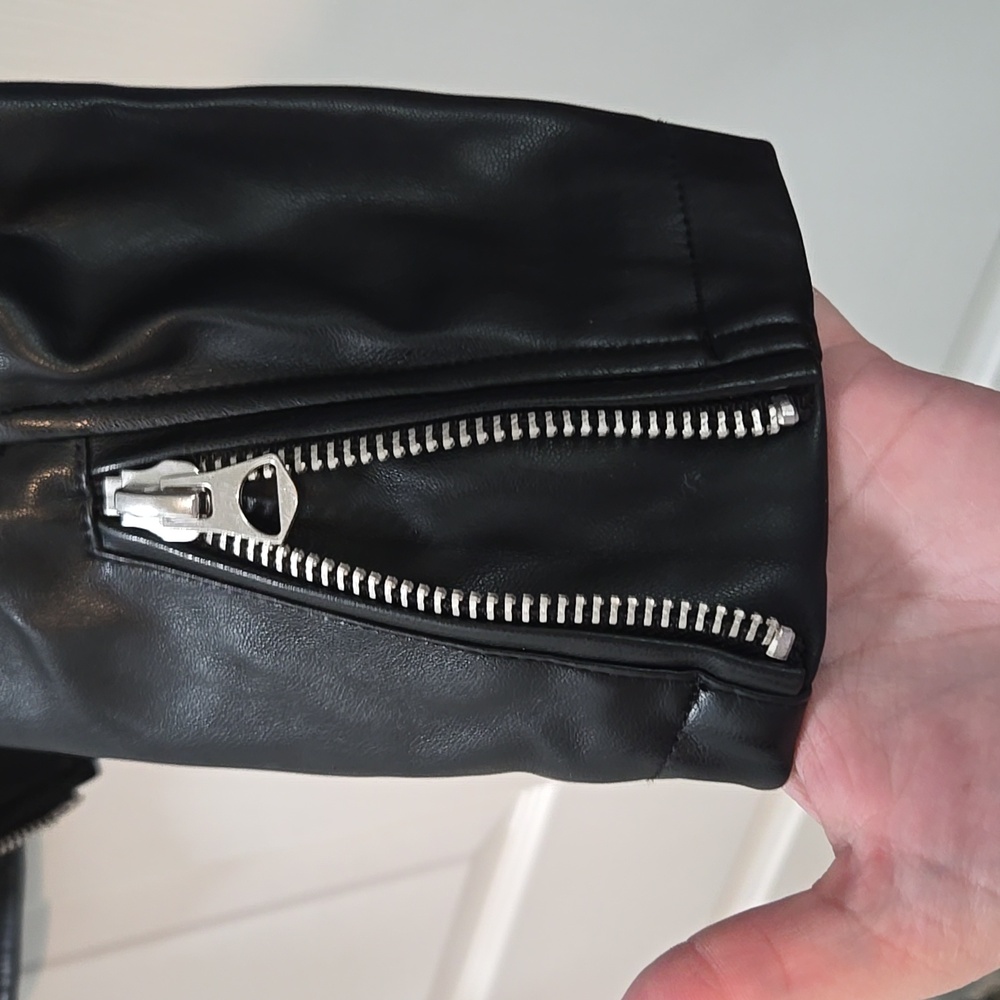 Torrid size 1 peather jacket - Picture 4 of 9